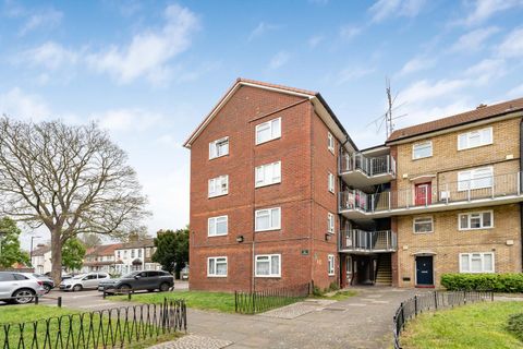 Barrowfield Close, London N9