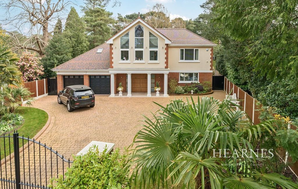 5 bed detached house for saleLittle Forest Road, Talbot Woods, Bournemouth BH4