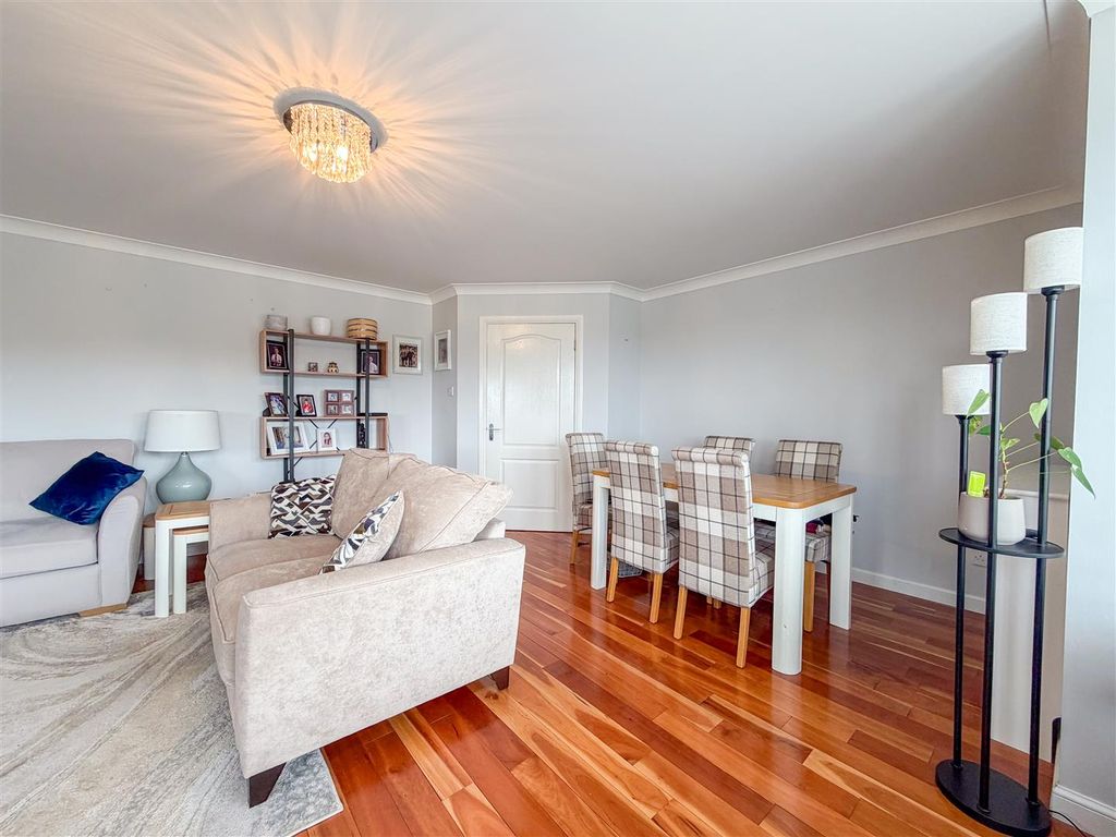 Additional image 5 of 2 bed flat for saleThe Paddock, Hamilton ML3
