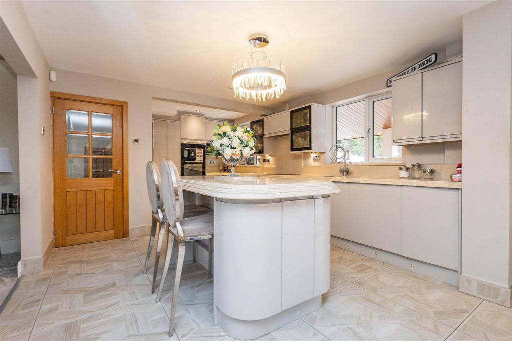 Additional image 4 of 3 bed detached house for saleVicarage Lane, Blackpool FY4