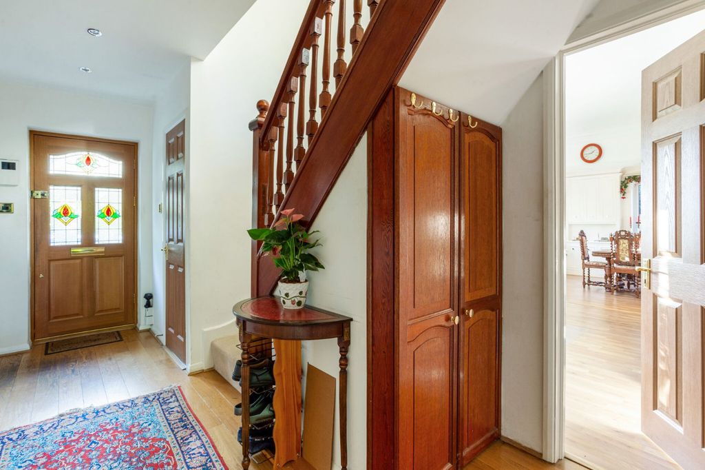 Additional image 9 of 6 bed country house for saleParsonage Lane, Farnham Common, Buckinghamshire SL2
