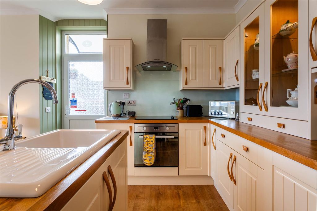 Additional image 19 of 2 bed flat for saleApt 2 Eaisdale House, Shore Road, Whiting Bay. Isle Of Arran KA27