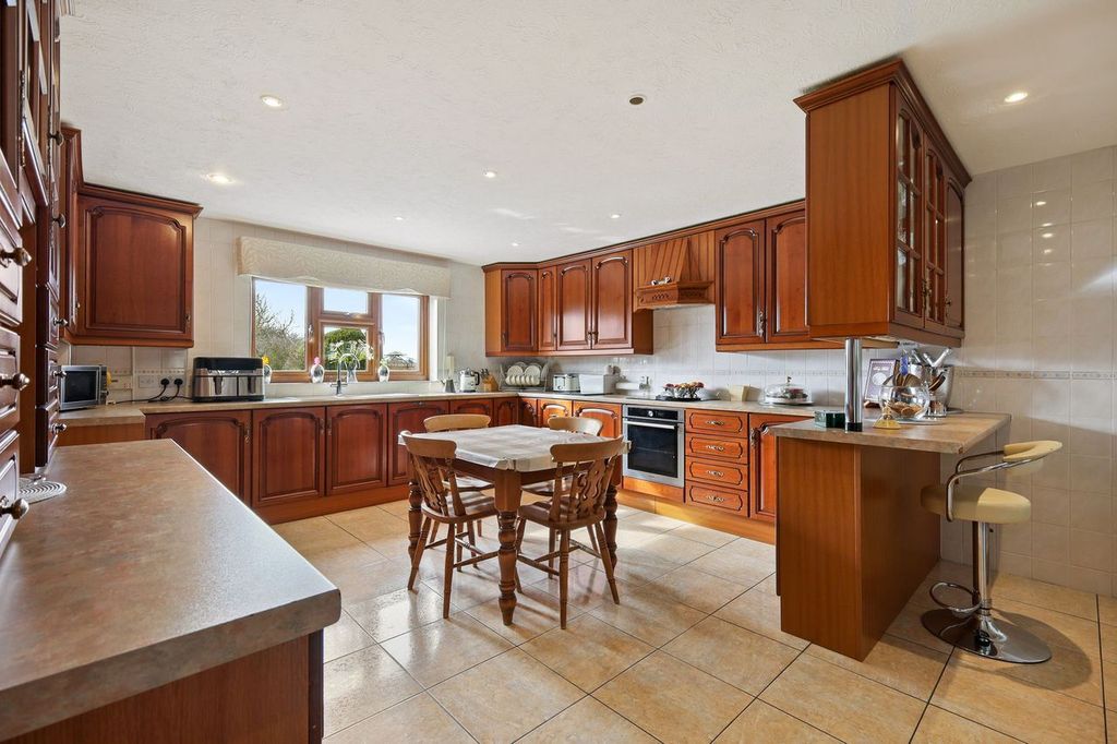 Additional image 4 of 4 bed detached house for saleThistley Green Road, Braintree CM7