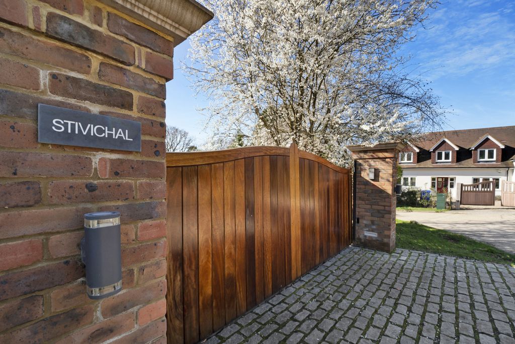 Additional image 29 of 5 bed detached house for saleThe Close, Bourne End SL8