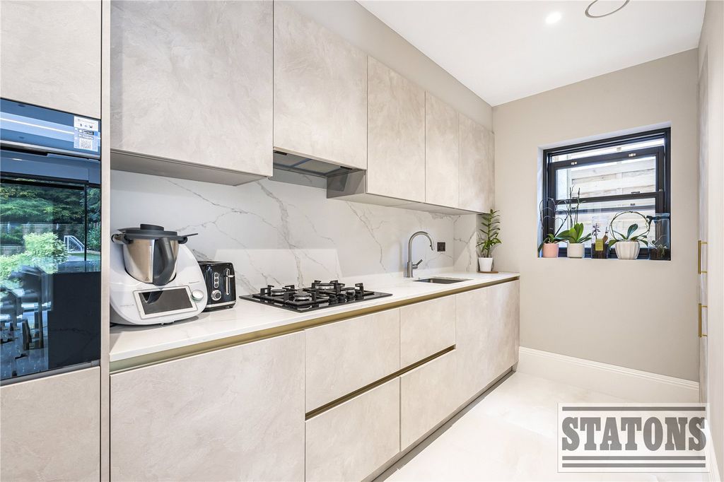 Additional image 11 of 5 bed detached house for saleBarham Avenue, Elstree, Borehamwood, Hertfordshire WD6