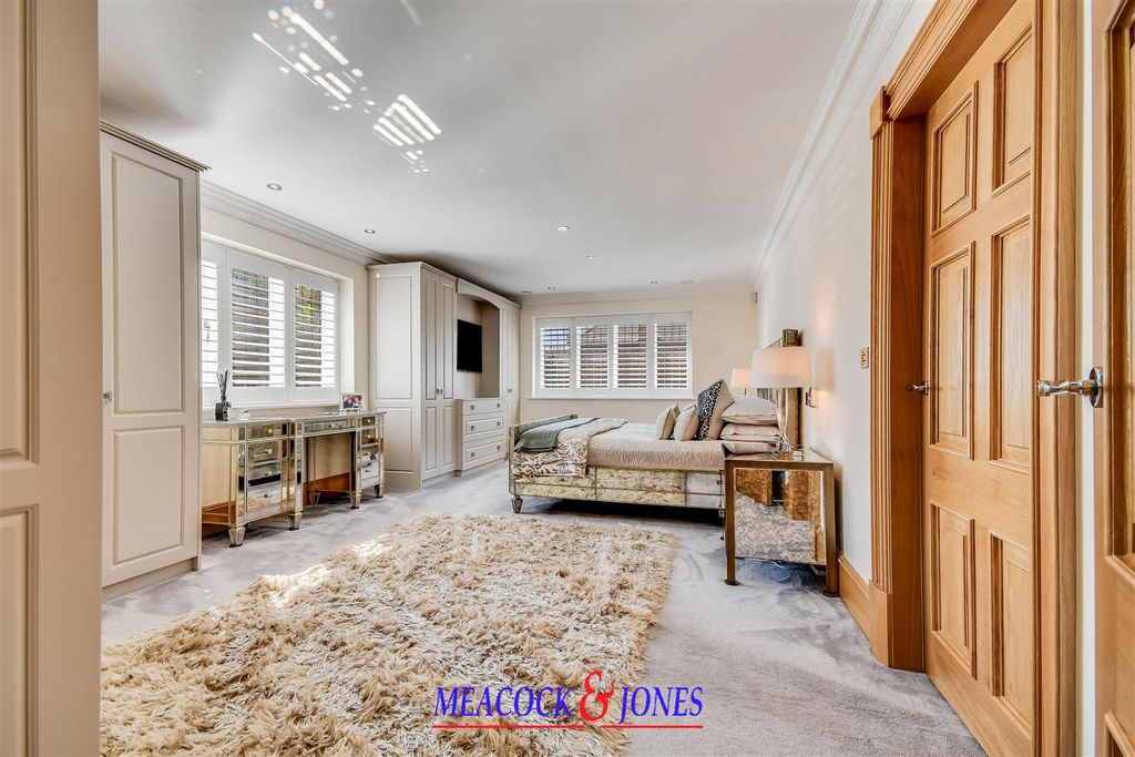Additional image 22 of 6 bed detached house for saleChallacombe Close, Hutton Mount, Brentwood CM13