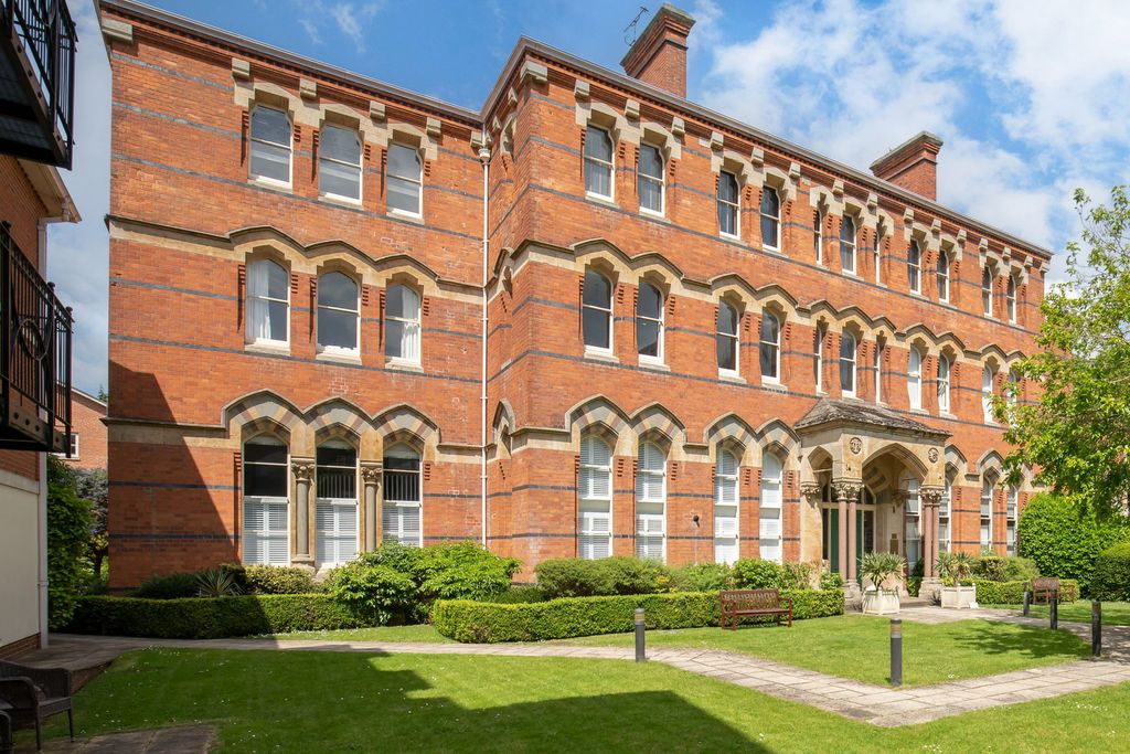 2 bed flat for saleShaftesbury Hall, St. Georges Place, Cheltenham GL50