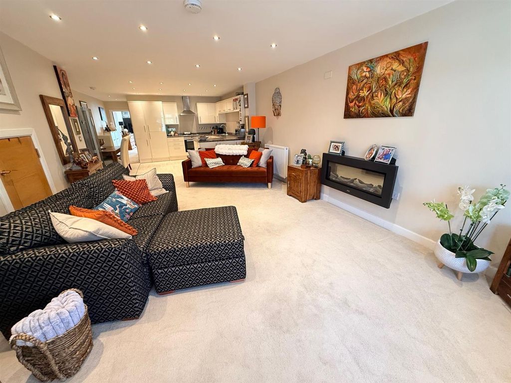 Additional image 3 of 1 bed flat for saleEnville Road, Kinver, Stourbridge DY7