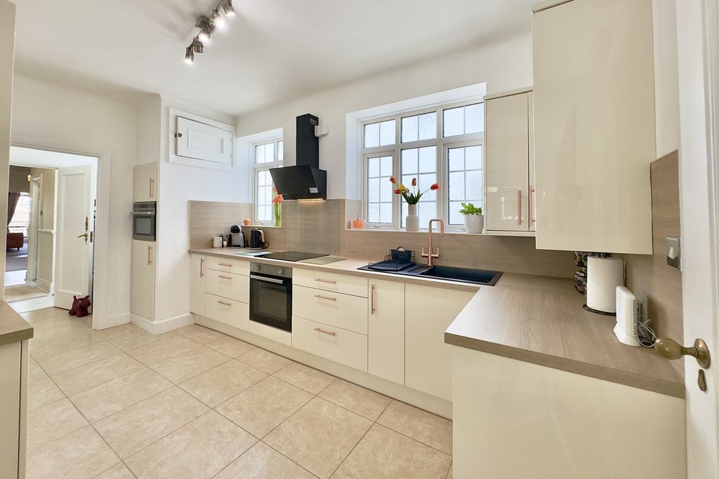Additional image 10 of 5 bed flat for saleBath Road, Bournemouth BH1