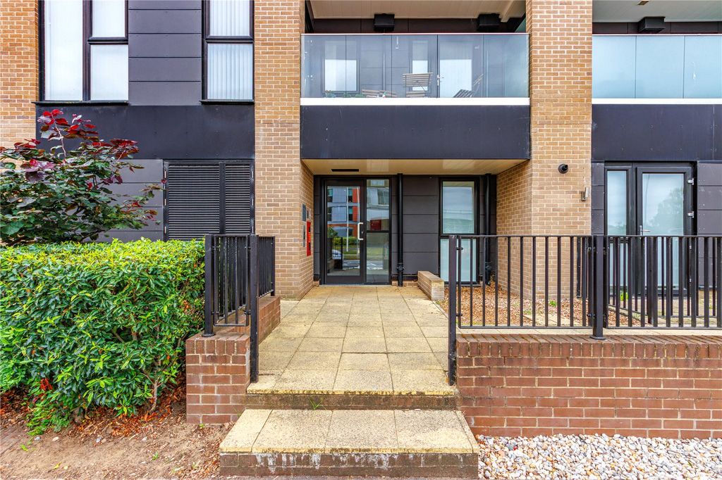 Additional image 6 of 2 bed flat for saleElstree Way, Borehamwood, Hertfordshire WD6