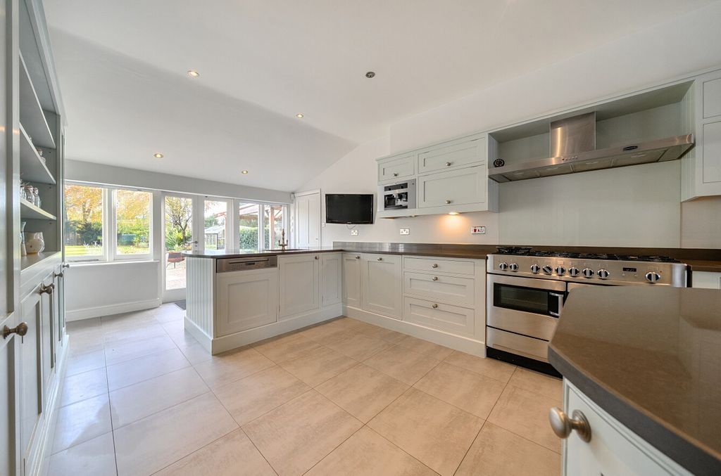 Additional image 13 of 6 bed detached house for salePark Farm Road, Bickley, Kent BR1