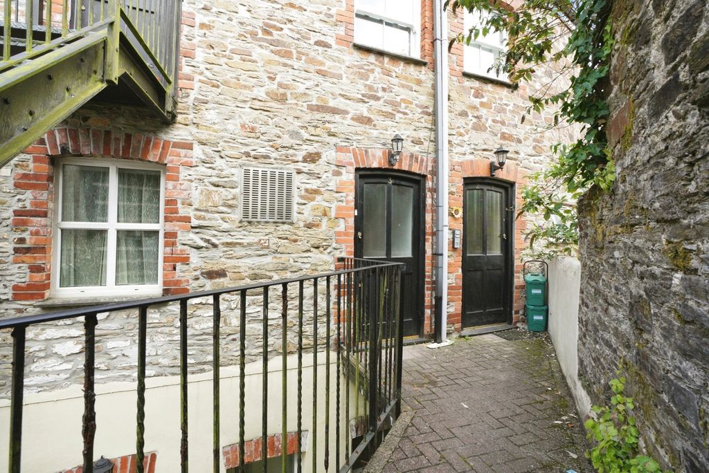 Additional image 16 of 1 bed flat for saleCrinnicks Hill, Bodmin, Cornwall PL31