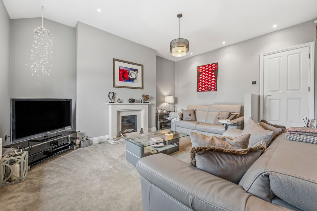 Additional image 8 of 2 bed flat for saleDaveylands, Wilmslow, Cheshire SK9