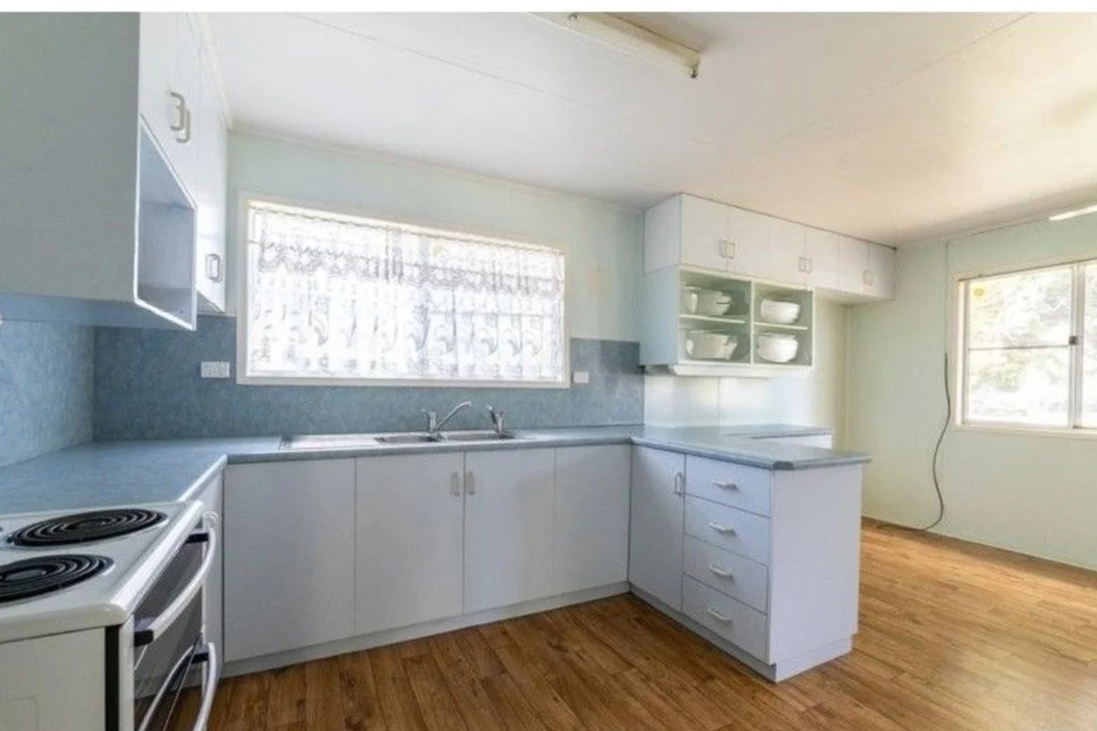 11 Middle Crescent, Dysart QLD 4745 photo 4
