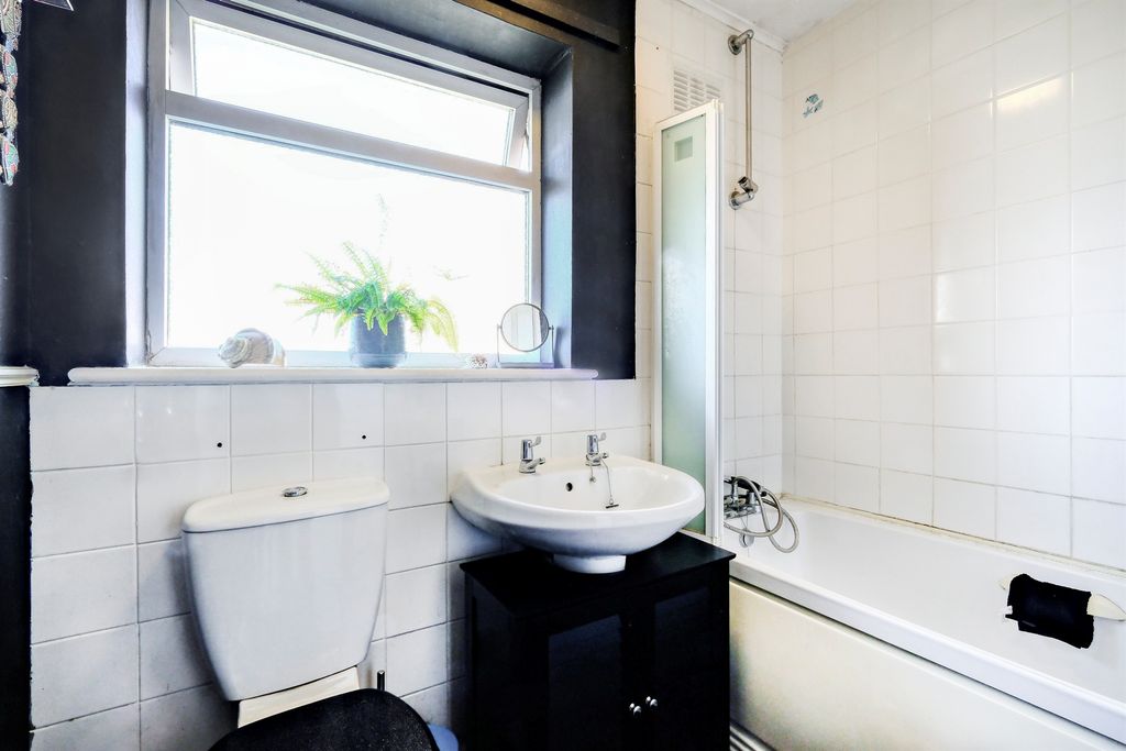 Additional image 20 of 2 bed maisonette for saleBeech Hill Road, Tidworth SP9