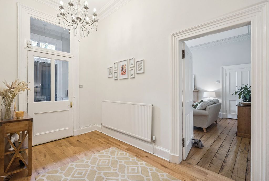 Additional image 2 of 3 bed flat for salePark Terrace, Stirling FK8