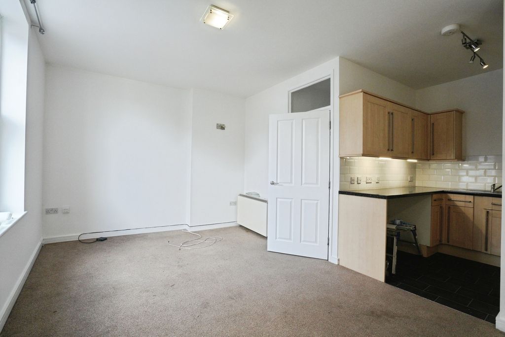 Additional image 5 of 1 bed flat for saleCrinnicks Hill, Bodmin, Cornwall PL31