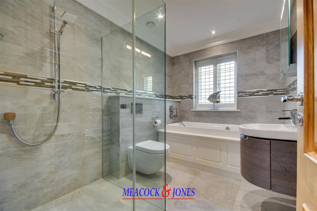 Additional image 29 of 6 bed detached house for saleChallacombe Close, Hutton Mount, Brentwood CM13