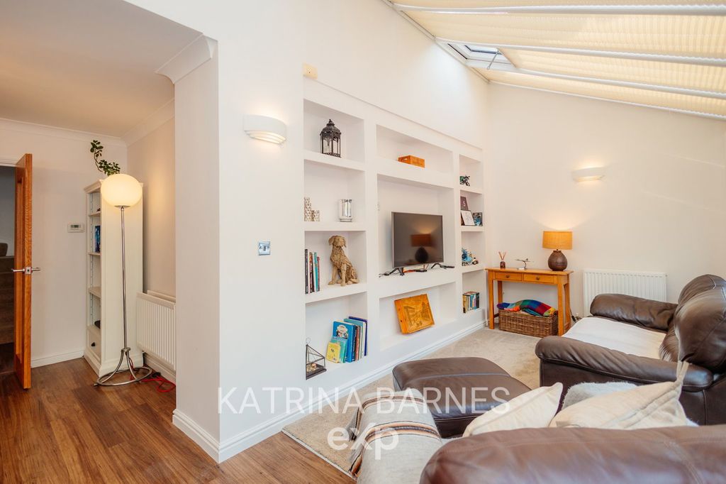 Additional image 10 of 6 bed detached house for saleGrantham Avenue, Great Notley CM77
