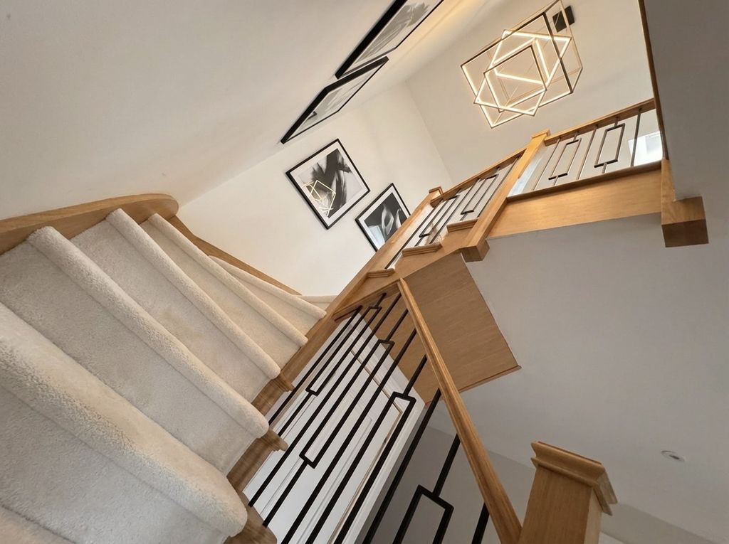 Additional image 7 of 5 bed detached house for saleThe Sherwoods, Doddinghurst, Brentwood CM15
