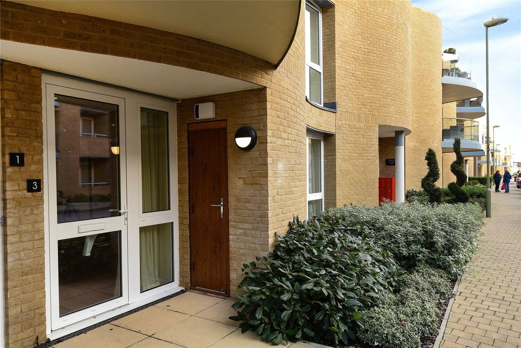 Additional image 14 of 1 bed flat for saleLymington, Hampshire SO41