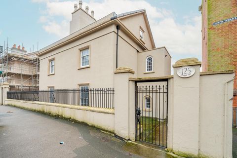 Derby Road, The Park NG7