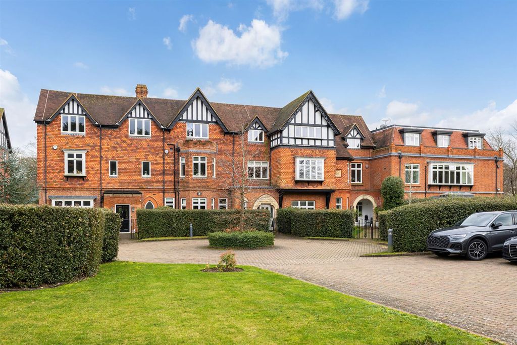 Additional image 5 of 5 bed terraced house for saleDrift Road, Winkfield, Windsor SL4