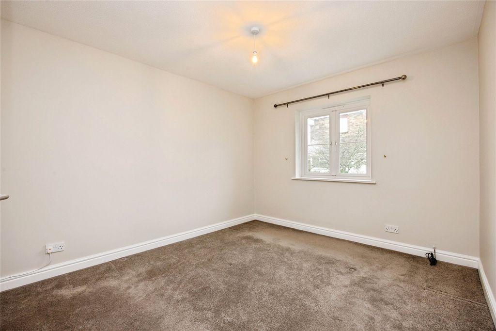 Additional image 4 of 3 bed maisonette for saleCastle Hill Court, Cross Lane, Bodmin, Cornwall PL31