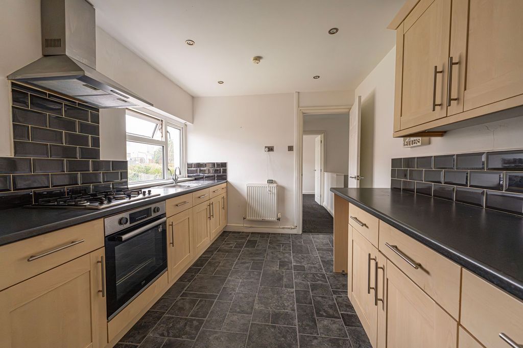 Additional image 2 of 2 bed flat for saleSouth Avenue, Sebastopol NP4