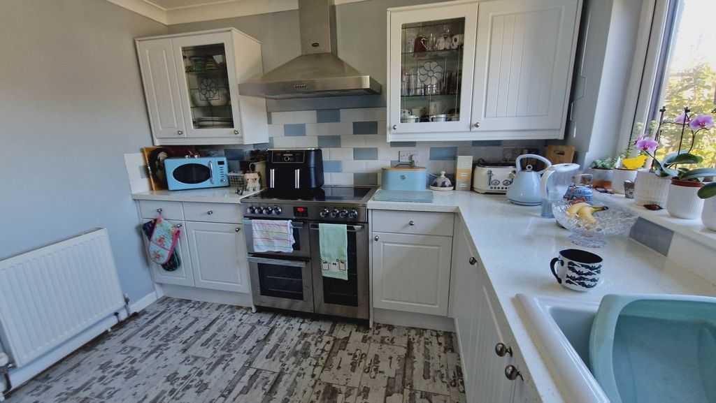 3 bed semi-detached house for saleTresparrett, Cornwall PL32 photo 4