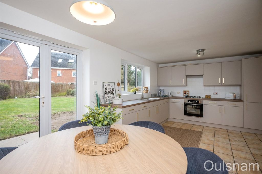 Additional image 7 of 7 bed detached house for saleSandown Drive, Catshill, Bromsgrove, Worcestershire B61
