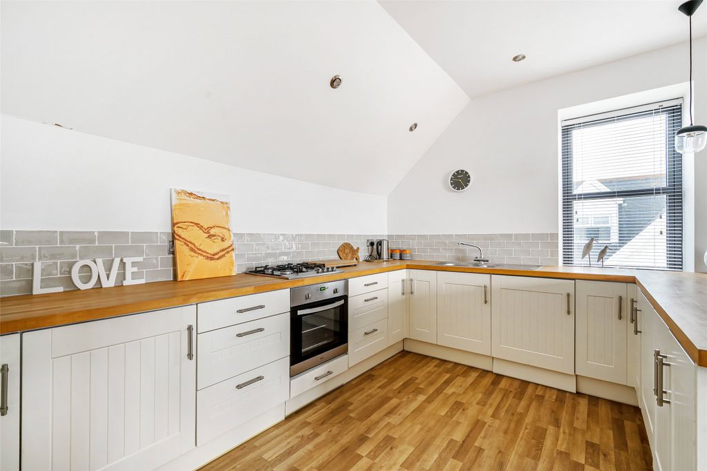 2 bed flat for saleSunnyside Road, Woolacombe, Devon EX34 photo 5