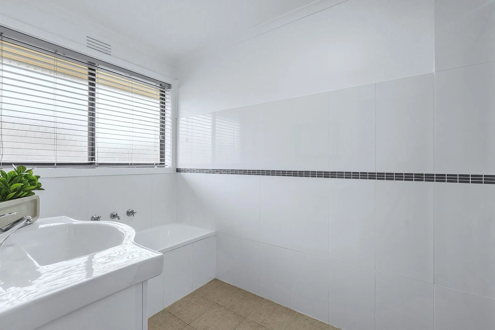 6 McKellar Avenue, Hoppers Crossing VIC 3029 photo 5