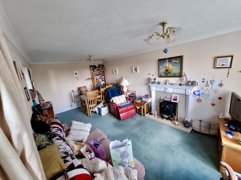 Additional image 3 of 2 bed flat for saleAlexandra Court, Bridlington YO15
