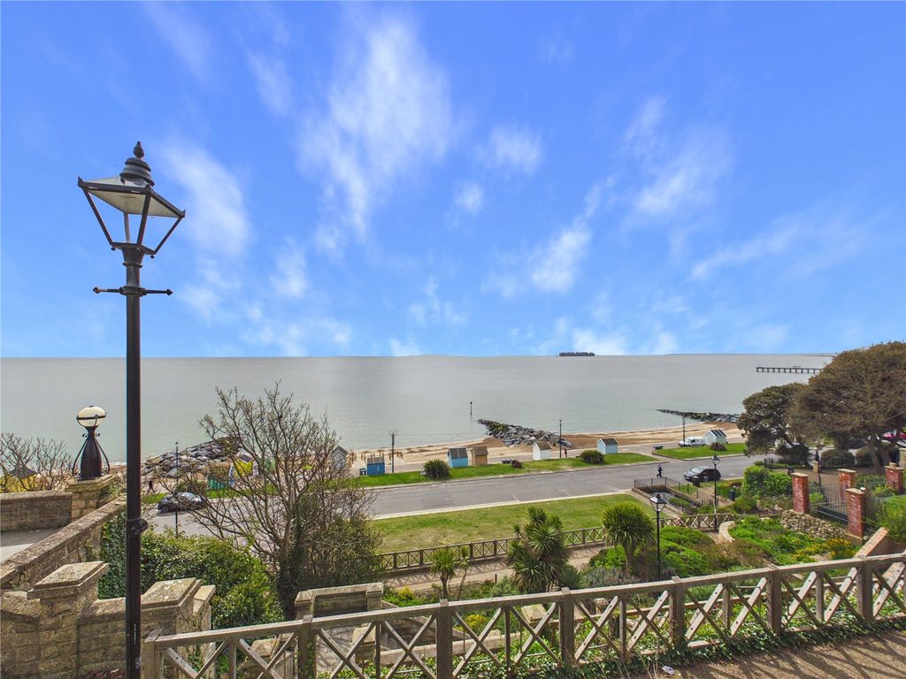 Additional image 10 of 2 bed flat for saleHamilton Gardens, Felixstowe, Suffolk IP11