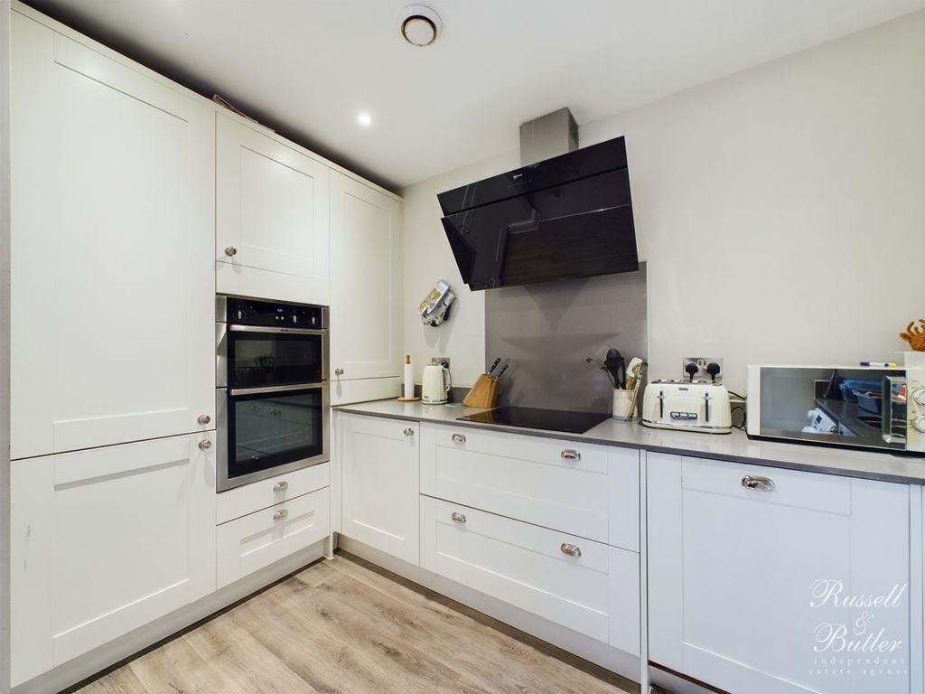 Additional image 6 of 2 bed flat for saleStation Gardens, Buckingham MK18