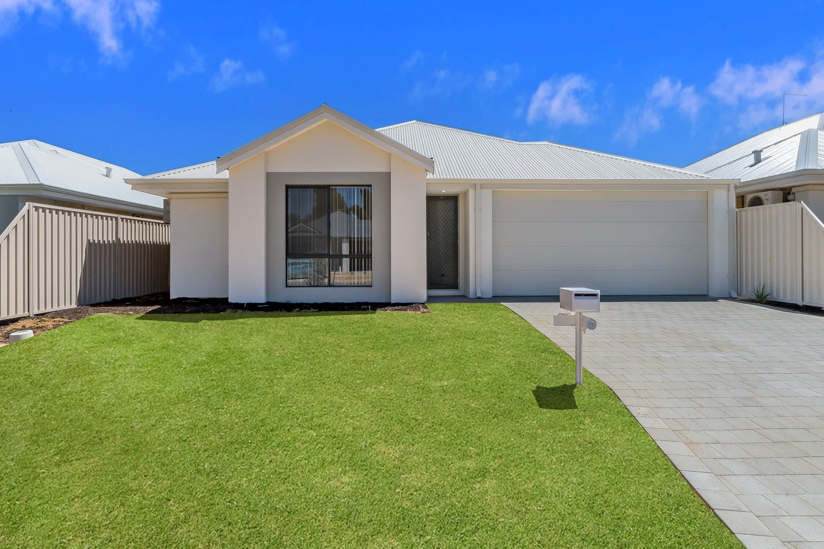 26 Breakwater Grove, Champion Lakes WA 6111