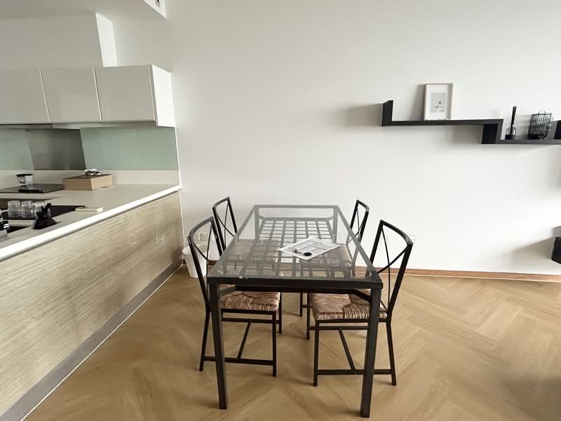 18 Marina Boulevard photo 3