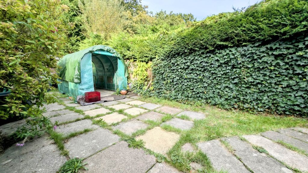 Additional image 12 of 2 bed maisonette for saleSavile Crescent, Bordon, Hampshire GU35