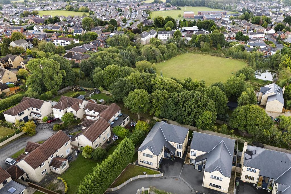 Additional image 41 of 5 bed detached house for saleThe Beeches, Birkenshaw, Bradford BD11