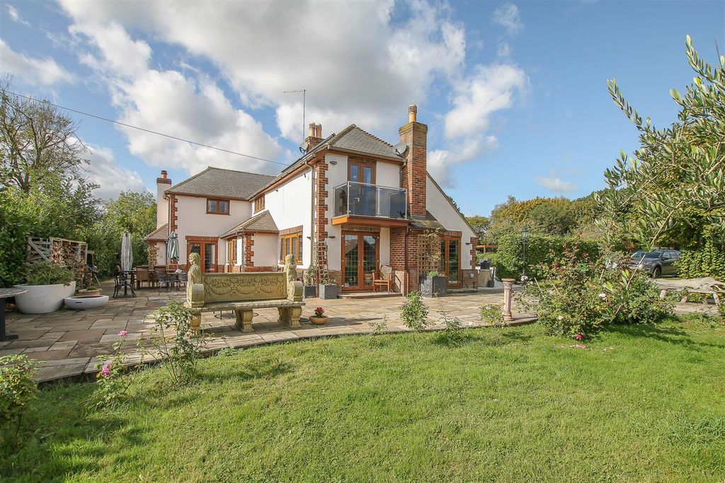 Additional image 41 of 6 bed detached house for saleHay Green Lane, Hook End, Brentwood CM15