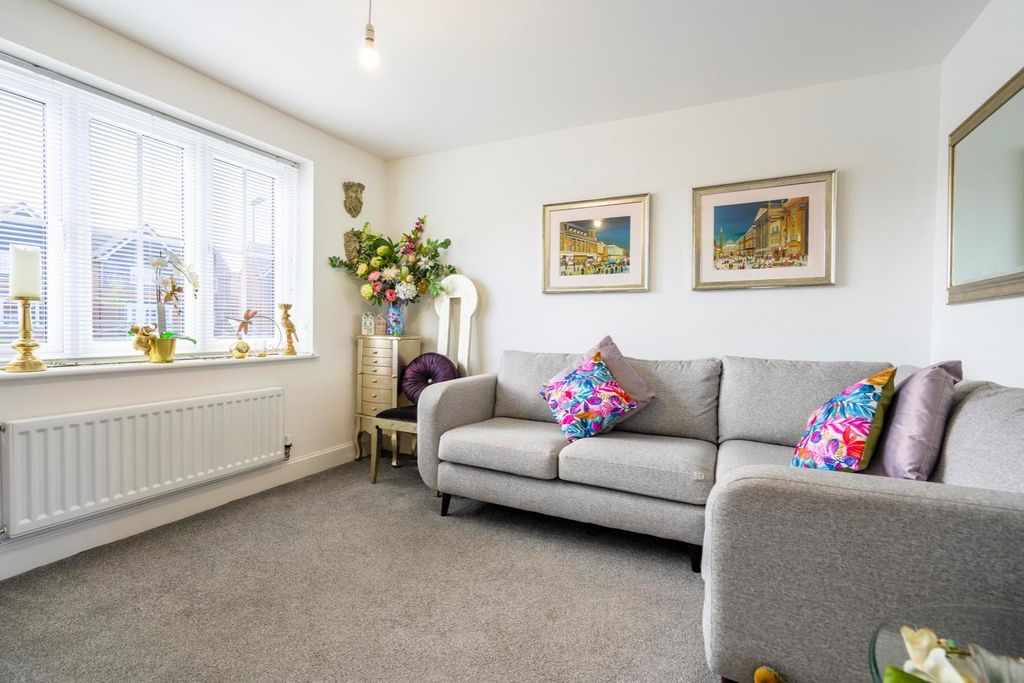 3 bed detached house for salePoppy Drive, Blyth NE24 photo 2