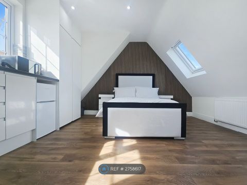 Ealing Road, Wembley HA0, Studio to rent