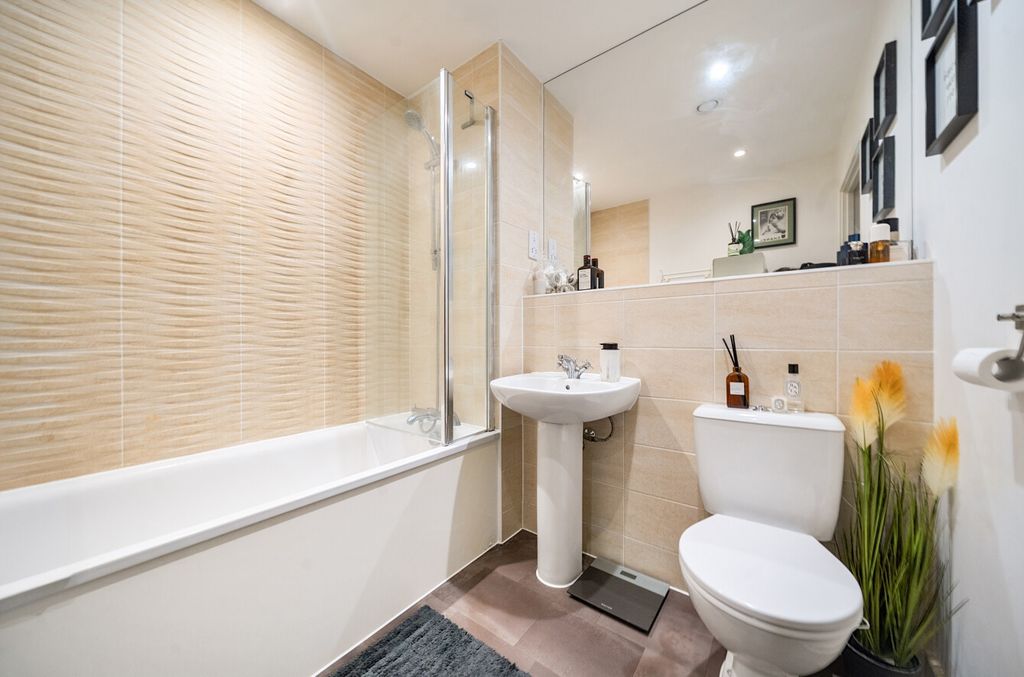 Additional image 6 of 1 bed flat for saleRingers Road, Bromley BR1