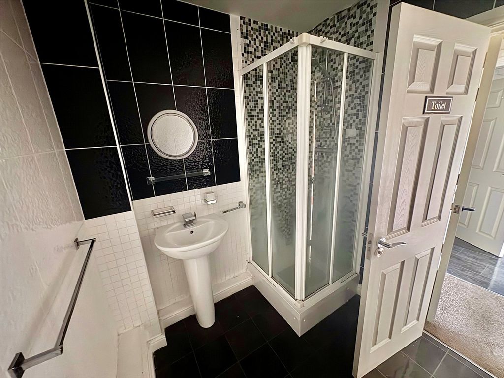 Additional image 10 of 2 bed flat for saleWinding Rise, Bailiff Bridge, Brighouse, West Yorkshire HD6