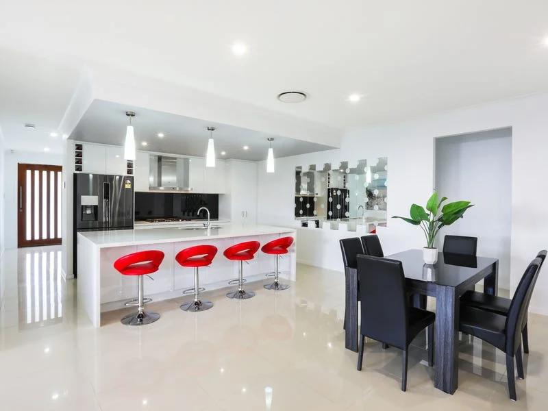 30 Azure Way, Coomera QLD 4209 photo 3