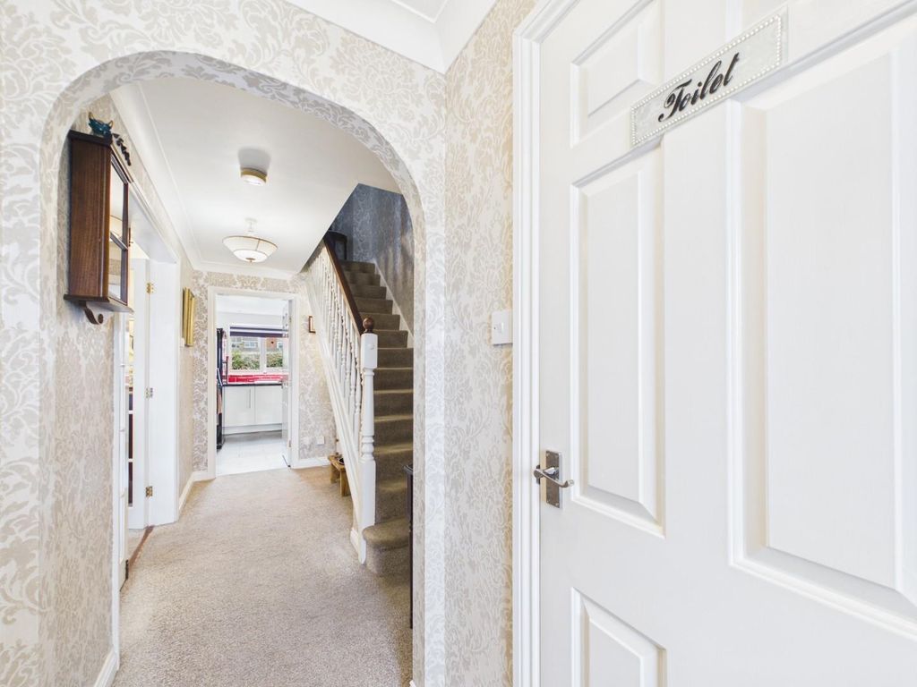 Additional image 4 of 5 bed detached house for sale5 Bed Detached House, Aysgarth Rise, Bridlington YO16