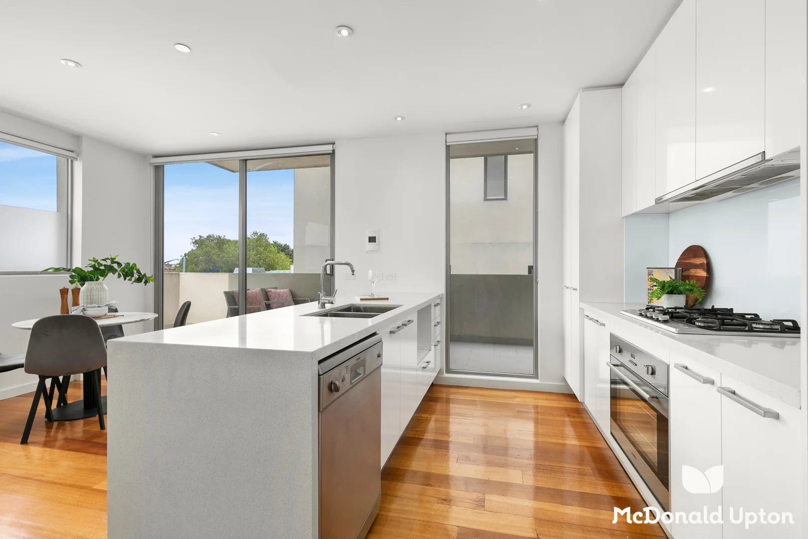 Additional image 3 of 8/32 Napier Street, Essendon VIC 3040