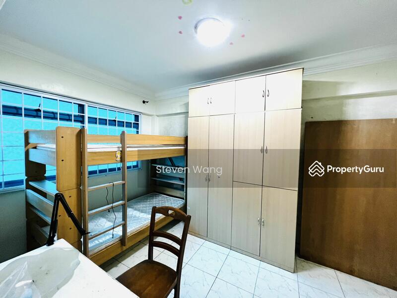 Admiralty Drive photo 3