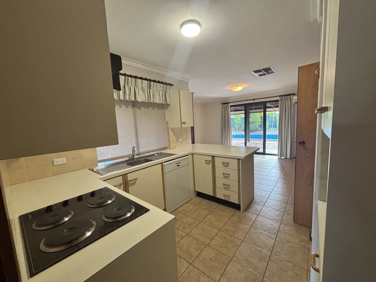 Additional image 19 of 34 Helena Crescent, Thornlie WA 6108